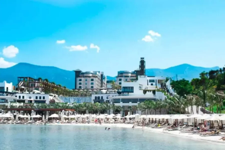 Cratos Premium Hotel